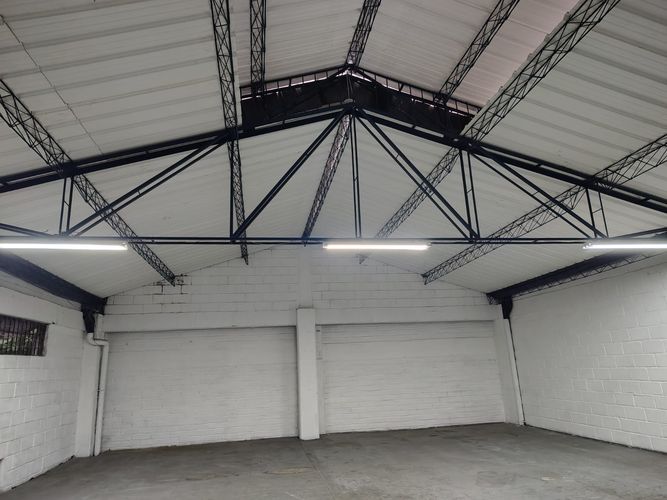 Bodega en arriendo en Zona Industrial No. 2, Itagüí, 132 m² · foto 2 de 2