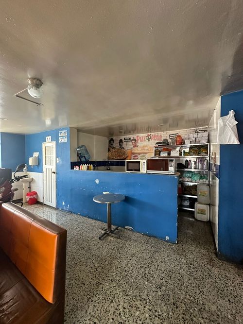 Casa de 6 alcobas en venta en La Española, Bogotá, 366 m² · foto 2 de 19