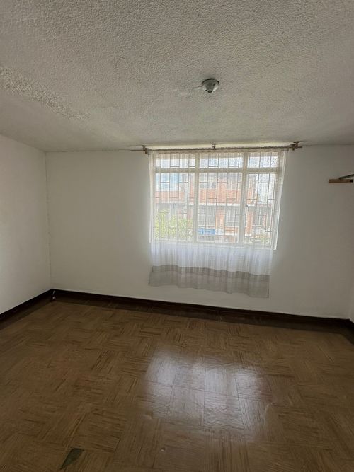 Casa de 6 alcobas en venta en La Española, Bogotá, 366 m² · foto 10 de 19