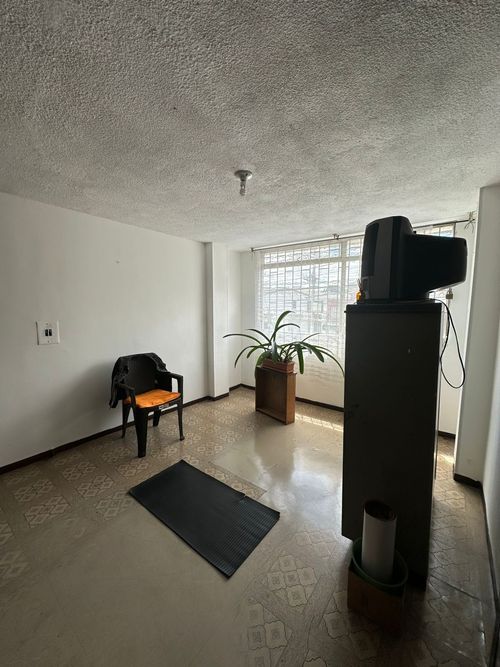 Casa de 6 alcobas en venta en La Española, Bogotá, 366 m² · foto 17 de 19
