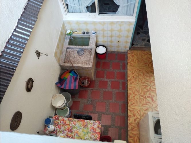 Casa de 6 alcobas en venta en Cr. Guayacanes, Armenia, 120 m² · foto 11 de 24