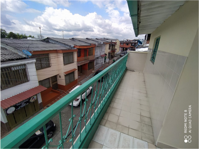 Casa de 8 alcobas en venta en Brasilia, Armenia, 180 m² · foto 10 de 17
