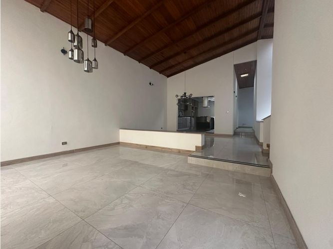 Casa de 5 alcobas en venta en Norte De Armenia, Armenia, 366 m² · foto 3 de 24