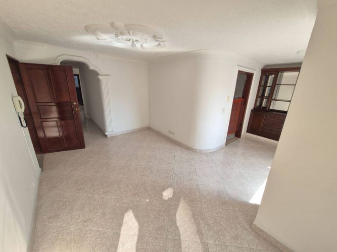 Apartamento de 4 alcobas en venta en La Aurora, Bucaramanga, 200 m² · foto 2 de 13