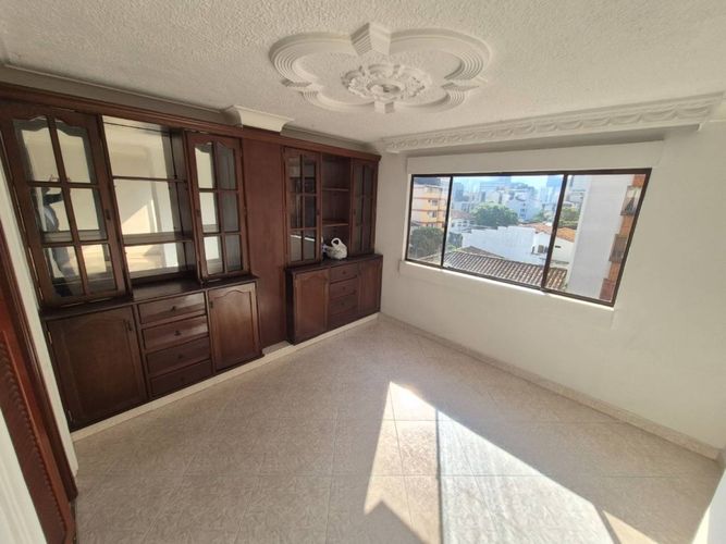 Apartamento de 4 alcobas en venta en La Aurora, Bucaramanga, 200 m² · foto 4 de 13
