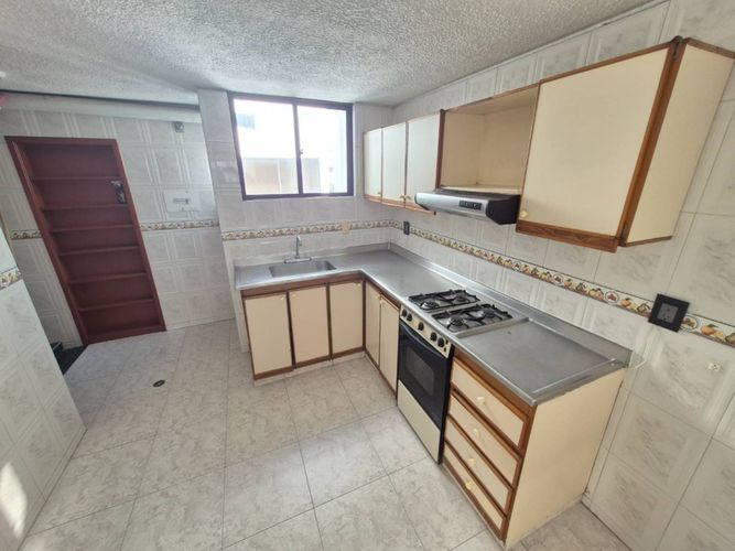 Apartamento de 4 alcobas en venta en La Aurora, Bucaramanga, 200 m² · foto 6 de 13