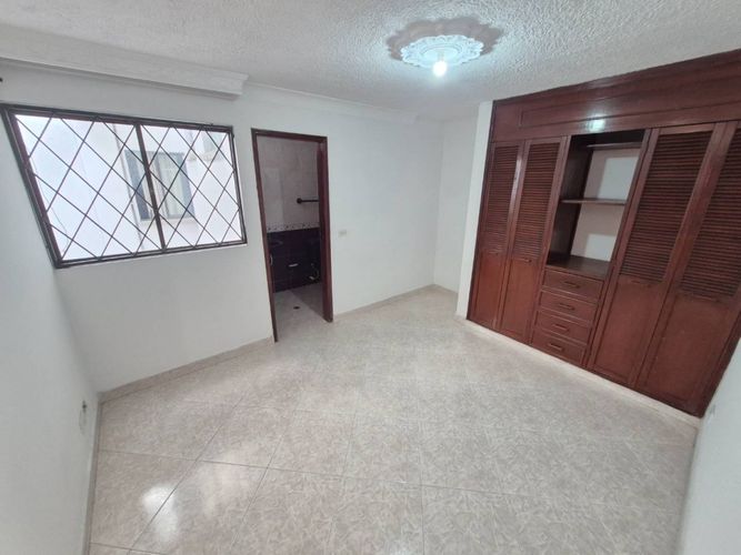Apartamento de 4 alcobas en venta en La Aurora, Bucaramanga, 200 m² · foto 7 de 13
