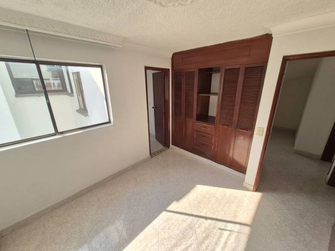 Apartamento de 4 alcobas en venta en La Aurora, Bucaramanga, 200 m² · foto 9 de 13