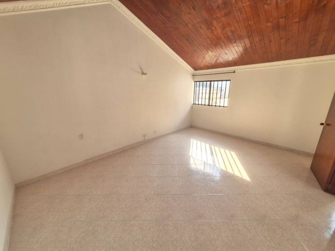 Apartamento de 4 alcobas en venta en La Aurora, Bucaramanga, 200 m² · foto 11 de 13