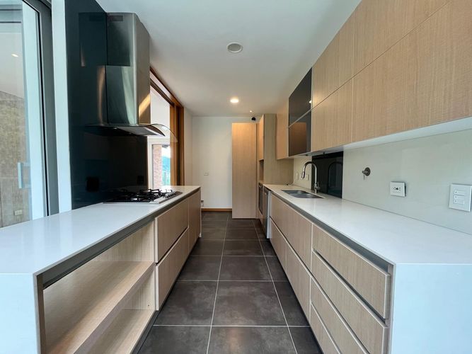 Apartamento de 3 alcobas en venta en El Poblado, Medellín, 245 m² · foto 6 de 19