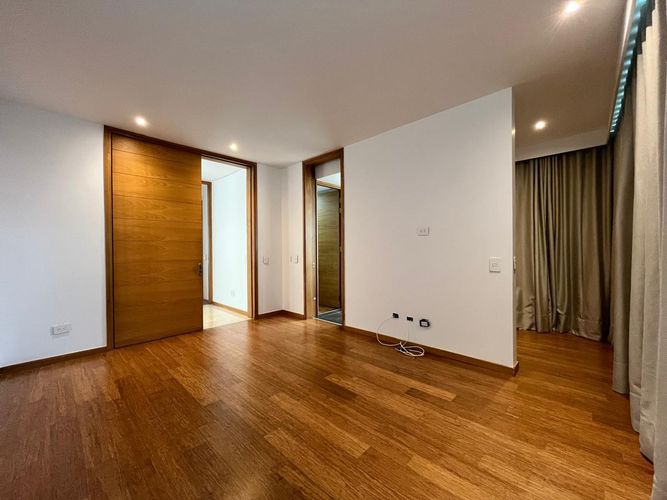 Apartamento de 3 alcobas en venta en El Poblado, Medellín, 245 m² · foto 17 de 19