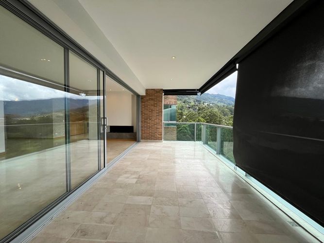 Apartamento de 3 alcobas en venta en El Poblado, Medellín, 245 m² · foto 19 de 19