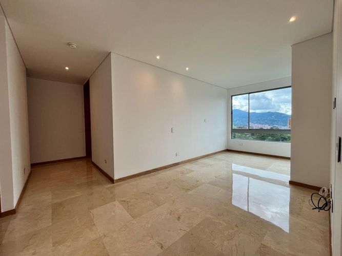 Apartamento de 3 alcobas en venta en El Poblado, Medellín, 245 m² · foto 8 de 19