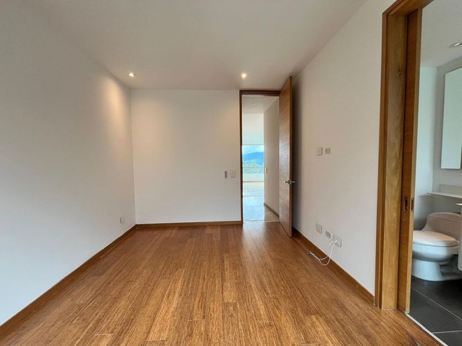 Apartamento de 3 alcobas en venta en El Poblado, Medellín, 245 m² · foto 9 de 19