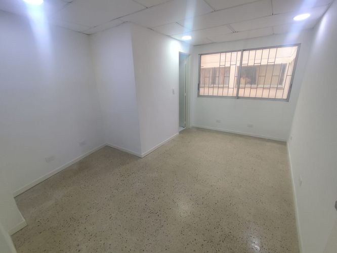 Oficina en arriendo en La Candelaria, Medellín, 34 m² · foto 10 de 13