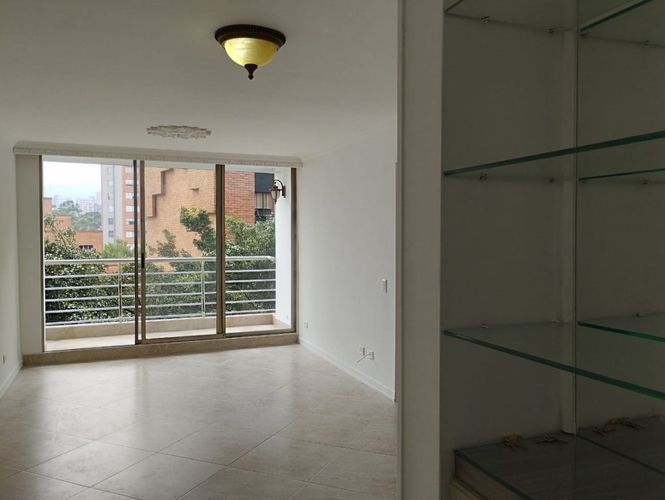 Apartamento de 3 alcobas en arriendo en El Poblado, Medellín, 94 m² · foto 8 de 14