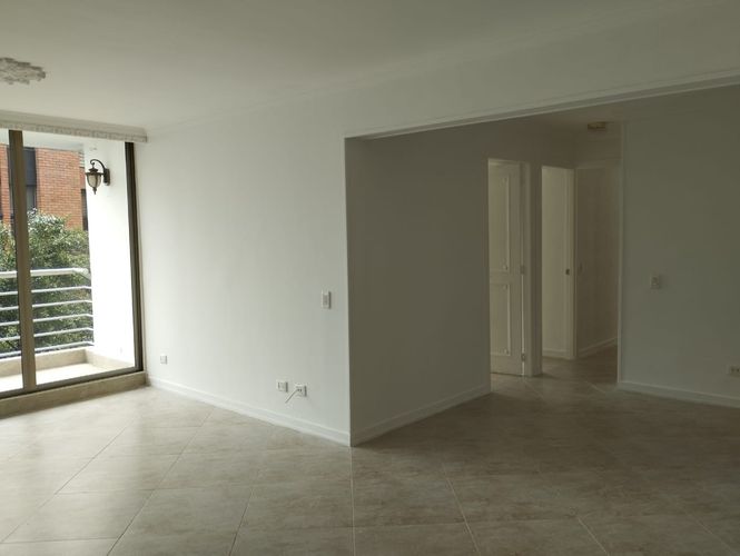 Apartamento de 3 alcobas en arriendo en El Poblado, Medellín, 94 m² · foto 2 de 14