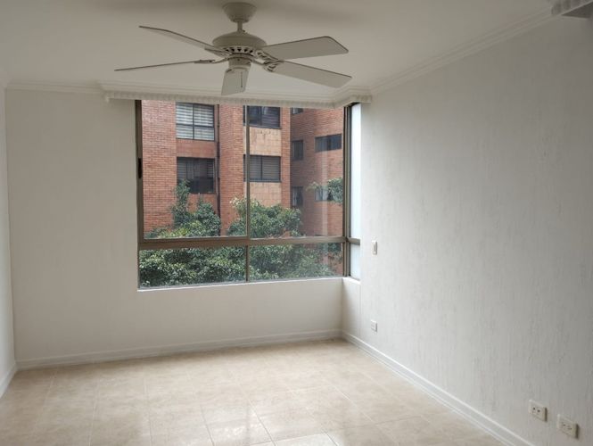 Apartamento de 3 alcobas en arriendo en El Poblado, Medellín, 94 m² · foto 9 de 14