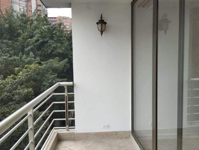 Apartamento de 3 alcobas en arriendo en El Poblado, Medellín, 94 m² · foto 11 de 14