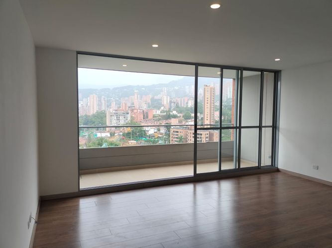 Apartamento de 3 alcobas en venta en El Poblado, Medellín, 124 m² · foto 1 de 18