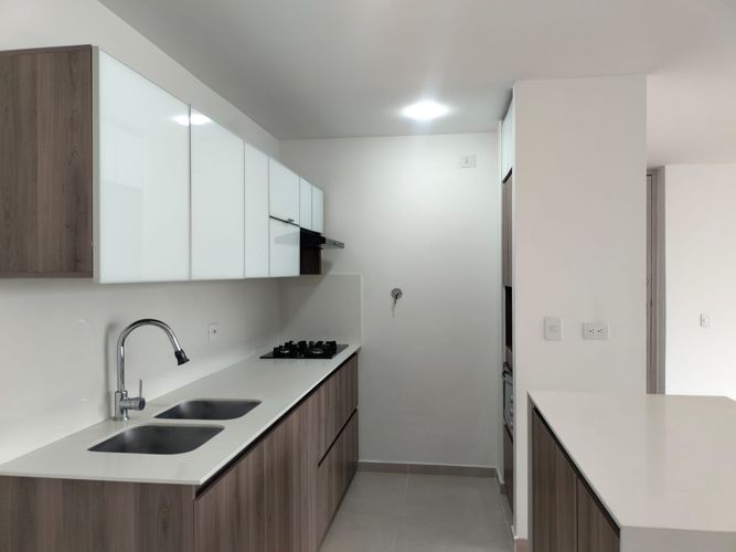 Apartamento de 3 alcobas en venta en El Poblado, Medellín, 124 m² · foto 4 de 18