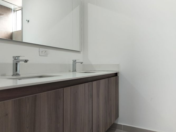 Apartamento de 3 alcobas en venta en El Poblado, Medellín, 124 m² · foto 17 de 18