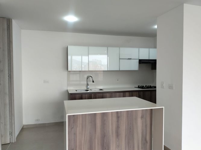 Apartamento de 3 alcobas en venta en El Poblado, Medellín, 124 m² · foto 6 de 18