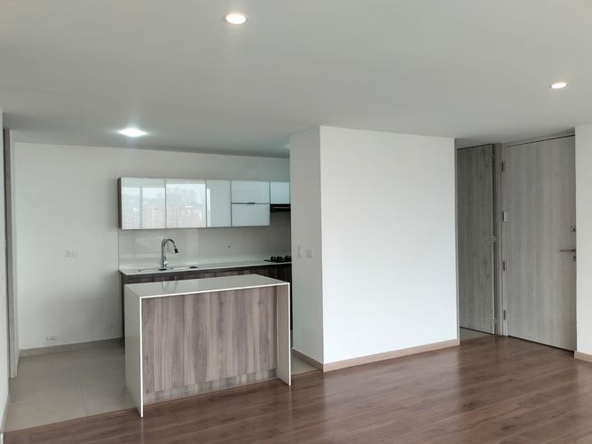 Apartamento de 3 alcobas en venta en El Poblado, Medellín, 124 m² · foto 8 de 18