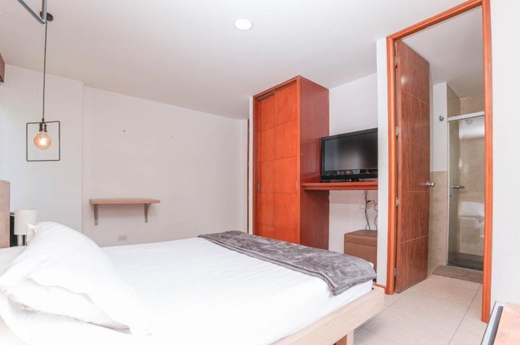 Apartamento de 1 alcoba en venta en Las Lomas, Medellín, 68 m² · foto 6 de 24