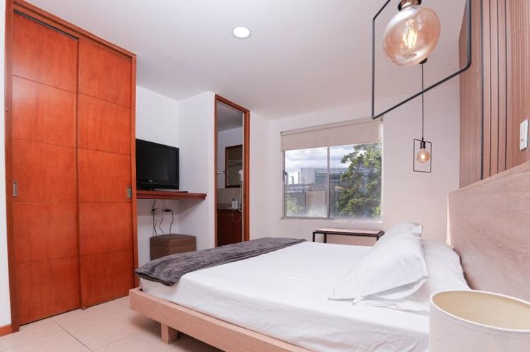 Apartamento de 1 alcoba en venta en Las Lomas, Medellín, 68 m² · foto 7 de 24