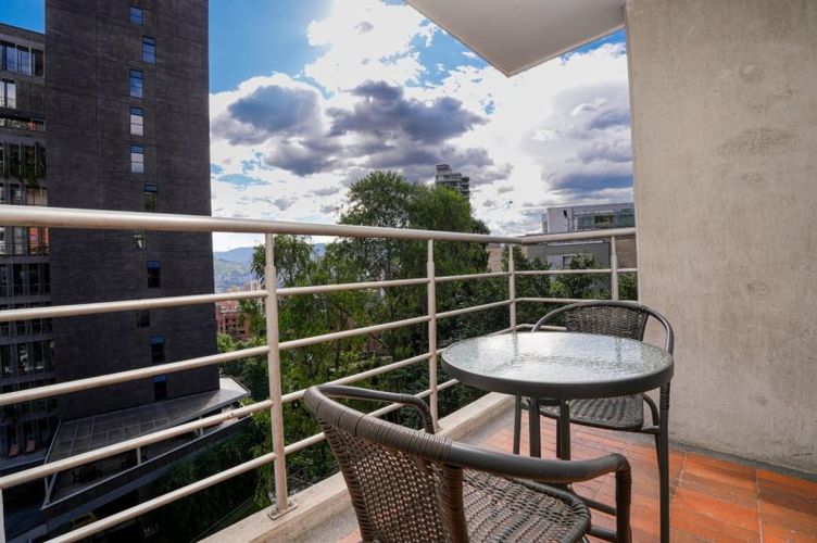 Apartamento de 1 alcoba en venta en Las Lomas, Medellín, 68 m² · foto 11 de 24