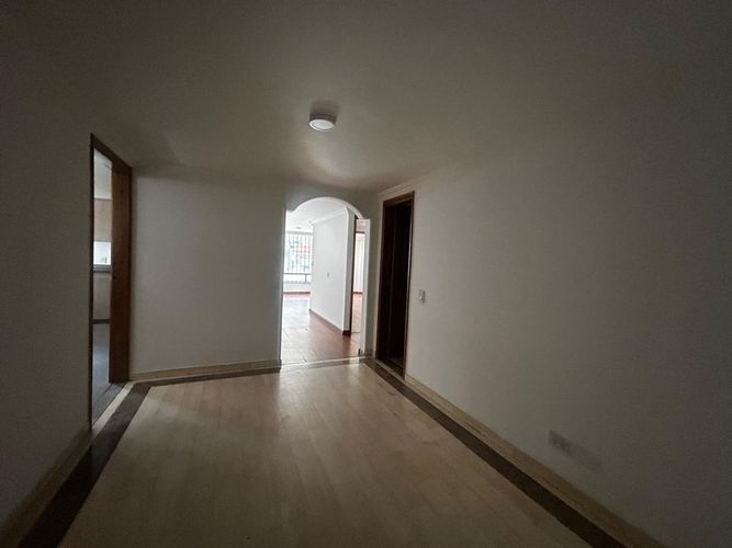 Apartamento de 3 alcobas en venta en Santa Monica, Bogotá, 133 m² · foto 2 de 17