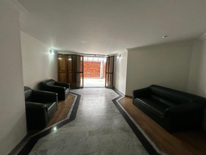 Apartamento de 3 alcobas en venta en Santa Monica, Bogotá, 133 m² · foto 3 de 17