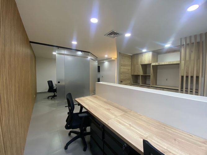 Oficina en arriendo en El Poblado, Medellín, 38 m² · foto 3 de 6