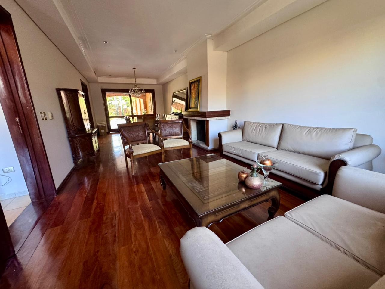 ALQUILO HERMOSA CASA DE 5 SUITES EN BARRIO MBURUCUYA — foto 3