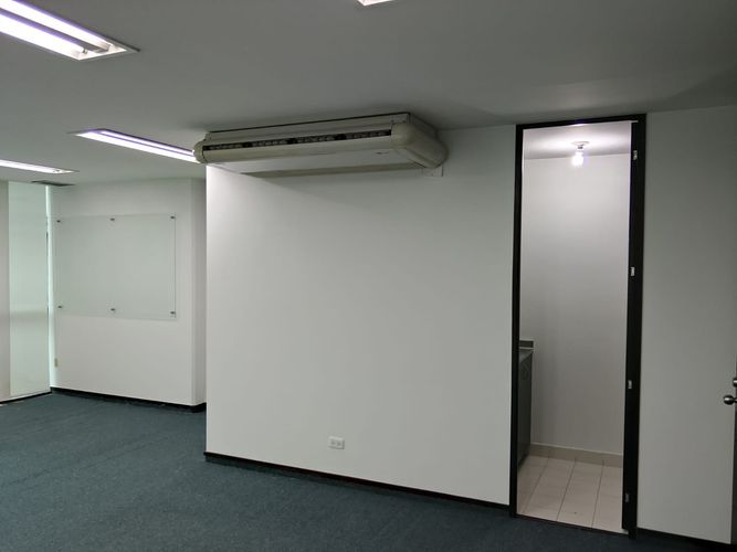 Oficina en arriendo en El Poblado, Medellín, 40 m² · foto 3 de 14