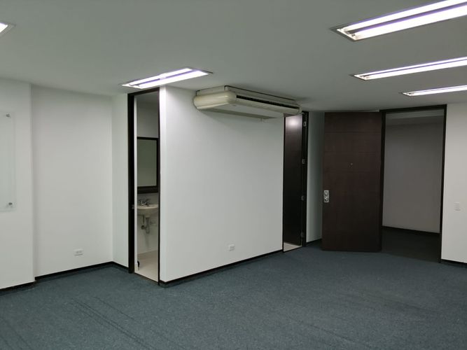 Oficina en arriendo en El Poblado, Medellín, 40 m² · foto 5 de 14