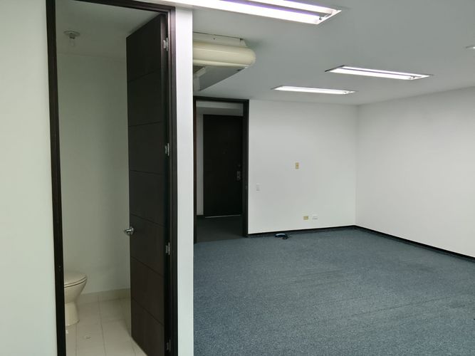 Oficina en arriendo en El Poblado, Medellín, 40 m² · foto 4 de 14