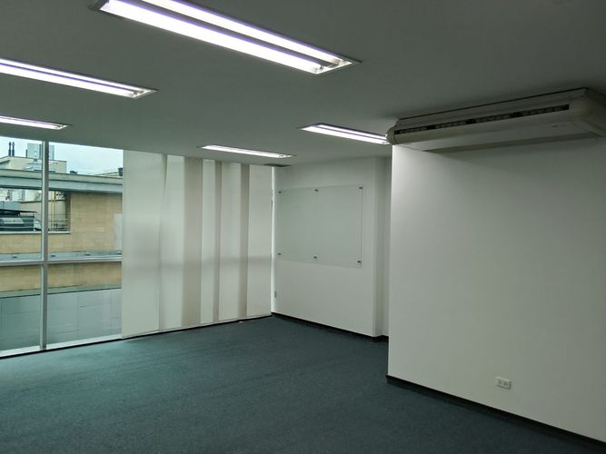 Oficina en arriendo en El Poblado, Medellín, 40 m² · foto 7 de 14