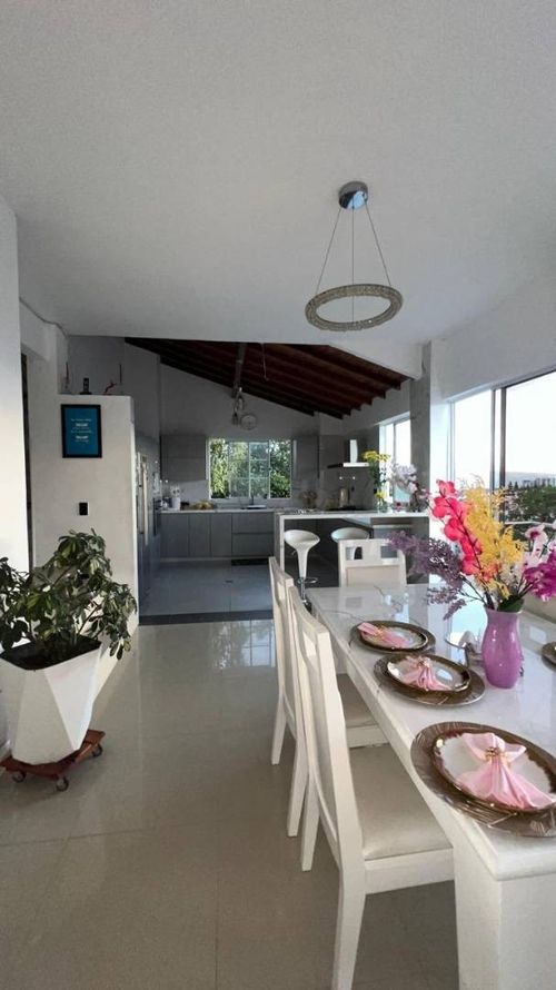 Casa de 5 alcobas en venta en Lagos Del Cacique, Bucaramanga, 450 m² · foto 6 de 14