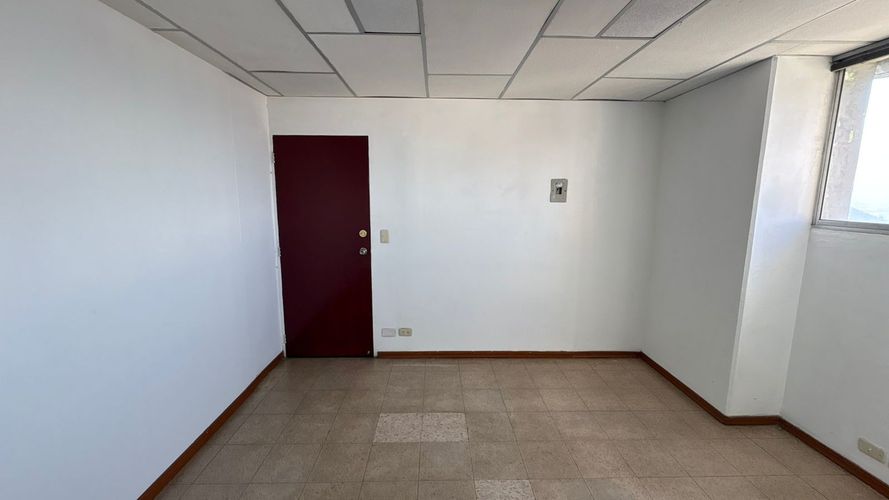 Oficina en arriendo en El Centro, Manizales, 14 m² · foto 9 de 11