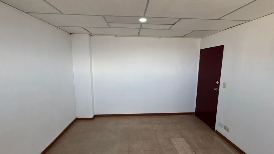 Oficina en arriendo en El Centro, Manizales, 14 m² · foto 7 de 11