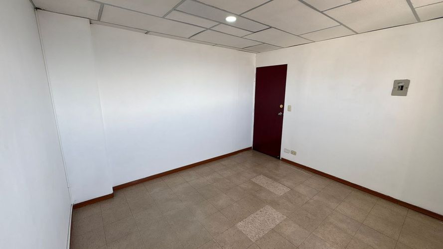 Oficina en arriendo en El Centro, Manizales, 14 m² · foto 8 de 11