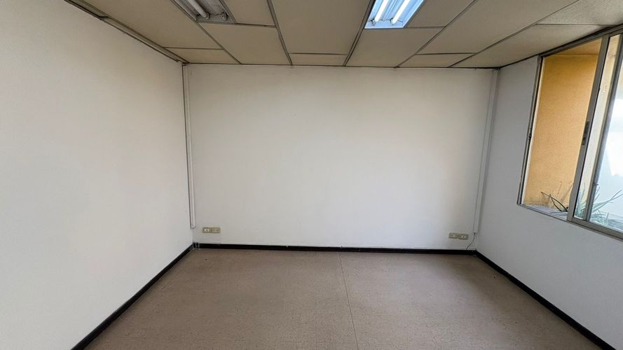 Oficina en arriendo en El Centro, Manizales, 14 m² · foto 7 de 11