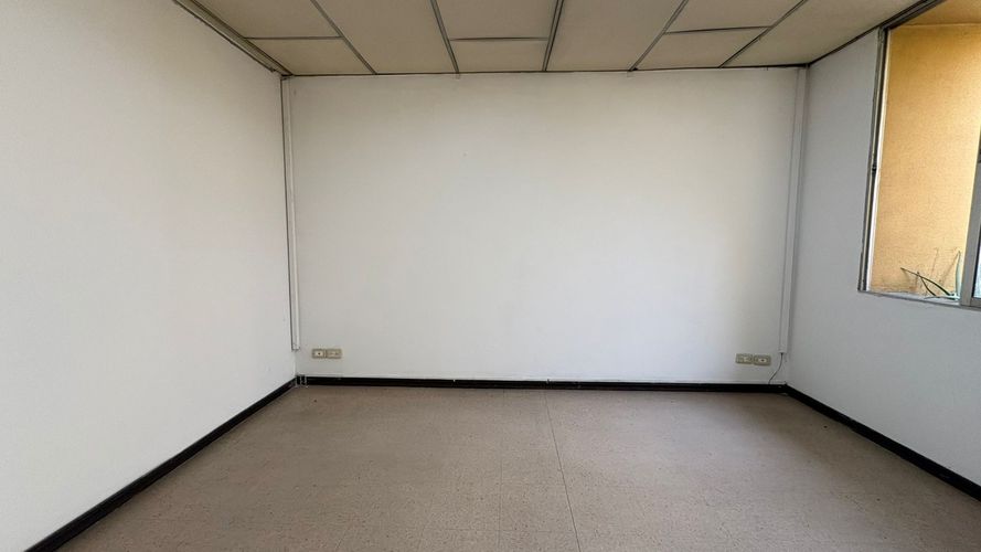 Oficina en arriendo en El Centro, Manizales, 14 m² · foto 10 de 11