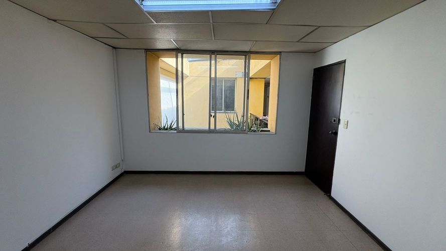 Oficina en arriendo en El Centro, Manizales, 14 m² · foto 3 de 11