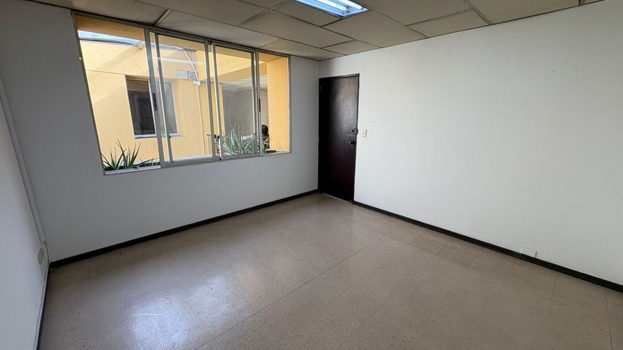 Oficina en arriendo en El Centro, Manizales, 14 m² · foto 2 de 11