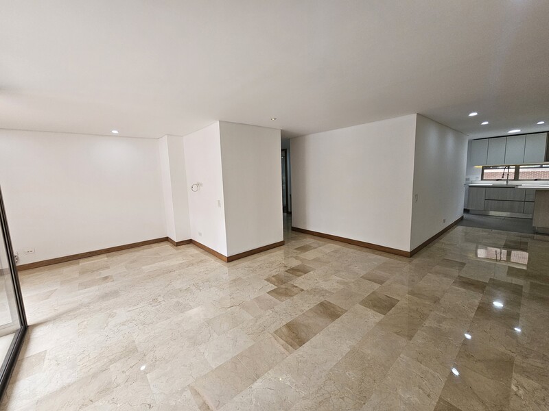 Apartamento en arriendo en El Poblado, Medellín · foto 2 de 18