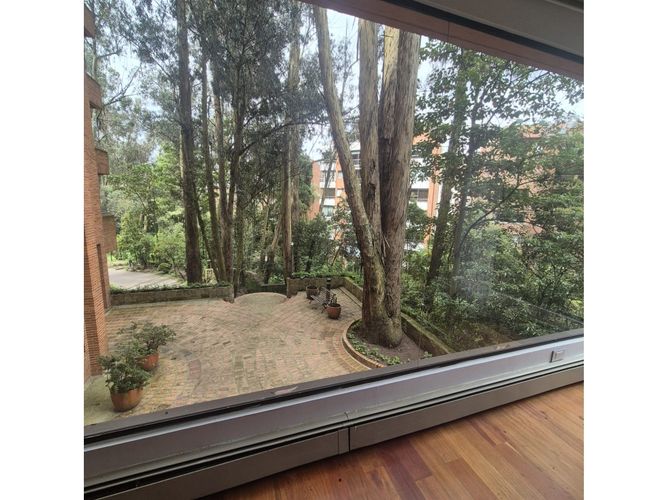 Apartamento de 4 alcobas en venta en Los Rosales, Bogotá, 450 m² · foto 2 de 24