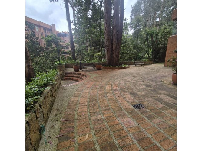 Apartamento de 4 alcobas en venta en Los Rosales, Bogotá, 450 m² · foto 3 de 24